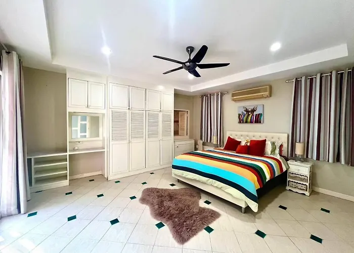 Pool Villa 5Bedroom Cosy Beach Pattaya Big Area Close To The Beach